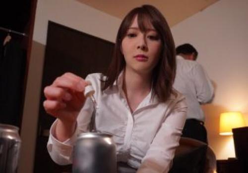 Sếp nữ rủ nhậu để dùng thuốc kích dục